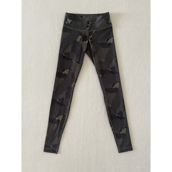 Lululemon Under Palm Party Fatigue Green Black Luon Camo Legging Pant Size 4 - Picture 8 of 8